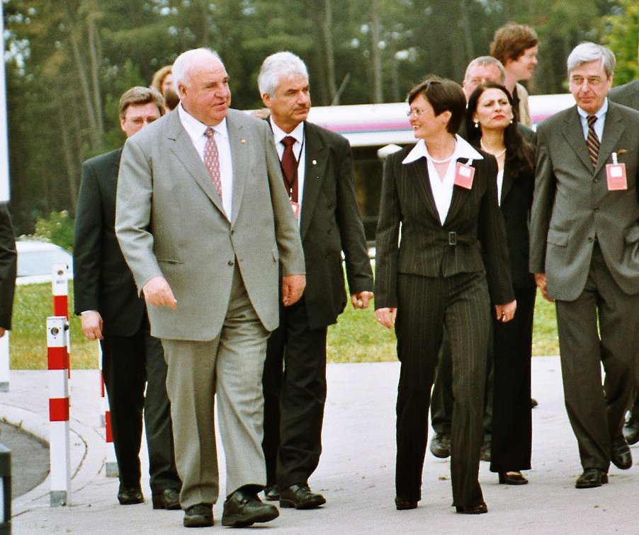 Helmut Kohl und die heutige Ministerpräsidentin Christine Lieberknecht am 17.6.2005 auf Point Alpha